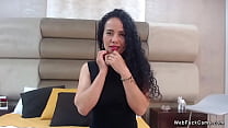 Amateur mature Latina lady shows body on webcam