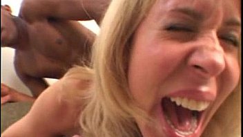 Amateur Milf gets her mature pussy pounded in BBC Video